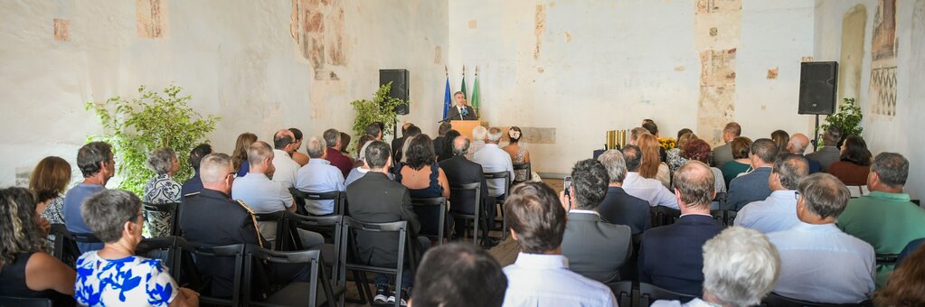 Fotografia da Cerim&oacute;nia do Dia do Munic&iacute;pio, na Igreja da Miseric&oacute;rdia 